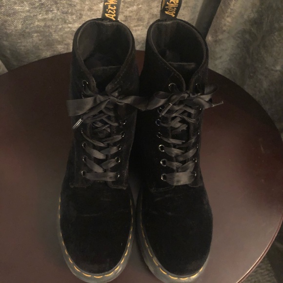 Dr. Marten’s 1460 Pascal Velvet Boot - Picture 2 of 8